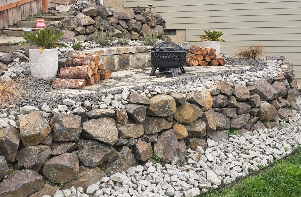 Brook 2-3' Basalt Boulders