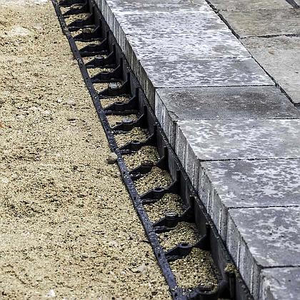 Snap Edge Paver Restraint